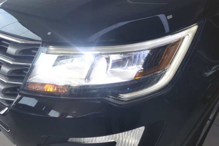 Ford Explorer (Imported) 2018 car image #22