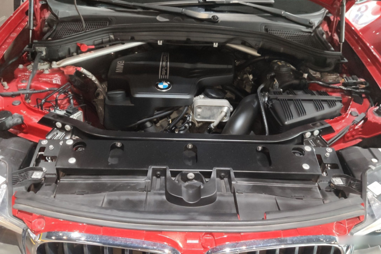 BMW X4 M40i 2018 #22 BMW X4 M40i 2018 car image #22