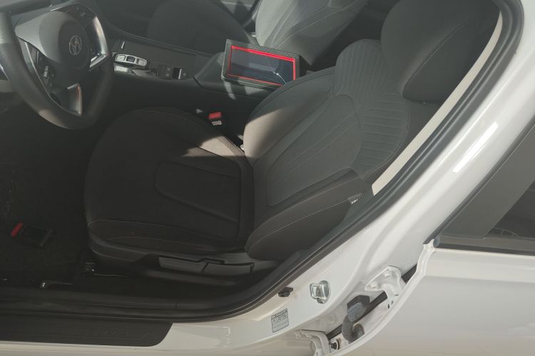 Hyundai Mistra New Energy 2023 #22 Hyundai Mistra New Energy 2023 car image #22