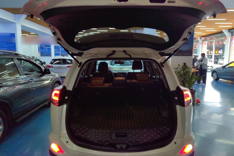 RAV4 2018 #22 RAV4 2018 car image #22