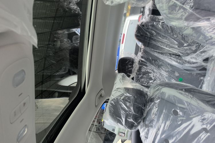 零跑汽车 零跑B01 2025 汽车图片 #22