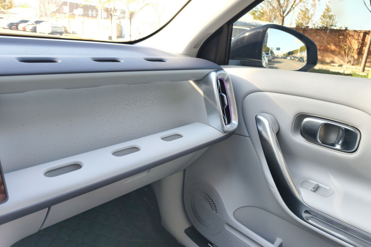 零跑汽车 零跑B01 2025 汽车图片 #22