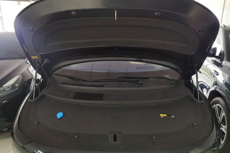 Li i8 2025 image de voiture #22