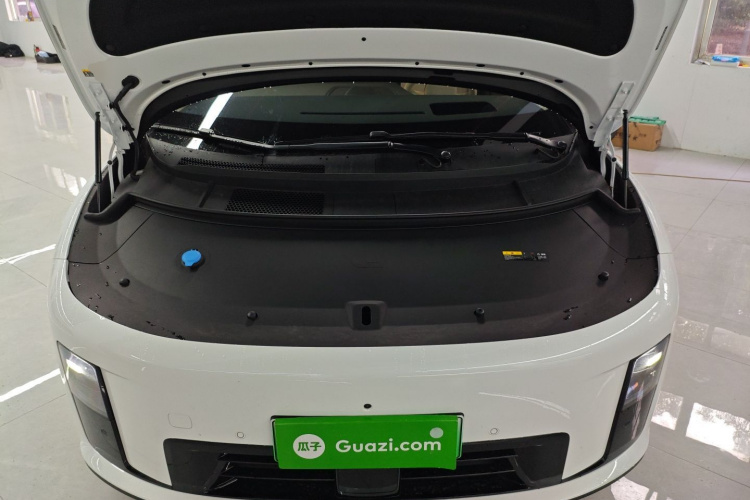 Li i8 2025 image de voiture #22