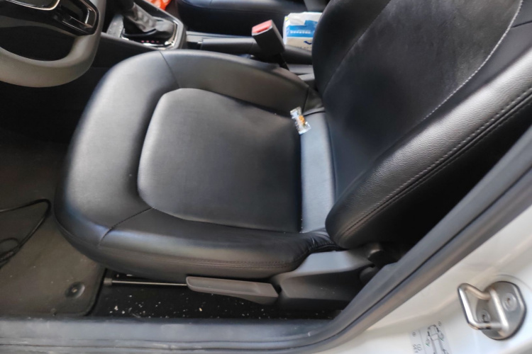 VA3 2020 car image #22