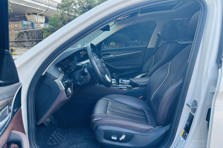 BMW M5 New Energy 2019 car image #22