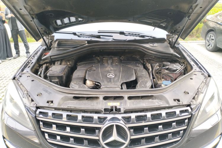 Mercedes-Benz M Class 2015 car image #22