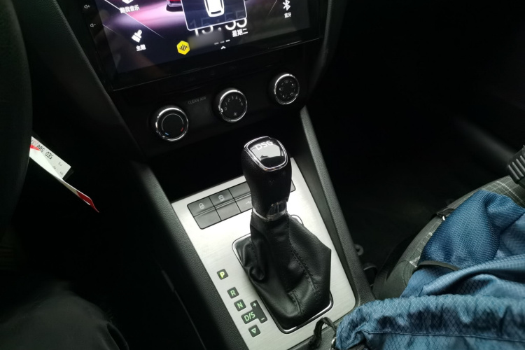 Skoda Octavia 2019 car image #22