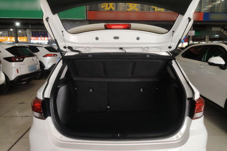 Kia Rio Cross 2018 صورة سيارة #22