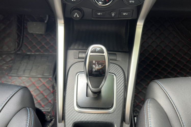 BYD Yuan New Energy 2019 immagine di auto #22