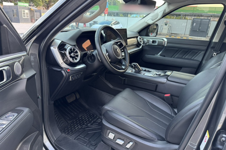 Tank 400 2023 car image #22