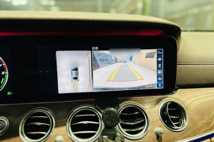 Mercedes-Benz E Class New Energy 2020 car image #22