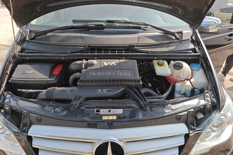 Mercedes-Benz Viano (Imported) 2015 car image #22
