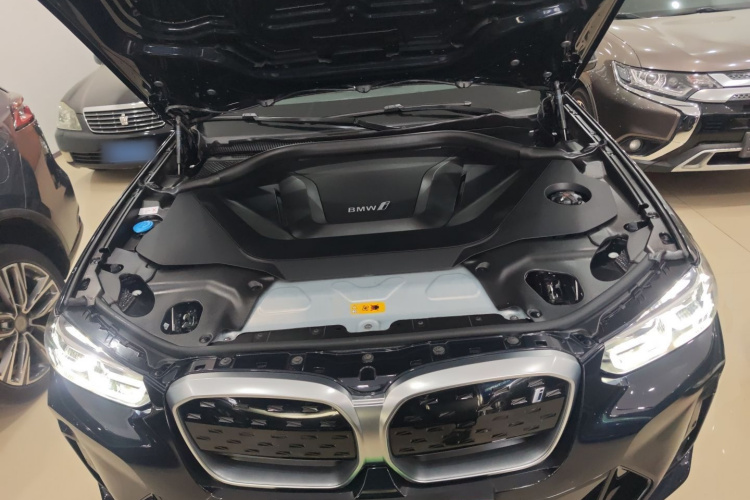 BMW iX3 2024 car image #22