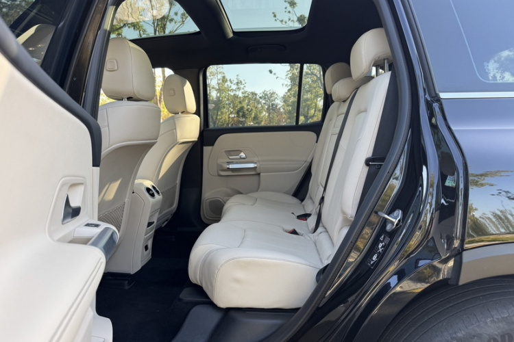 Mercedes-Benz EQB Class 2023 immagine di auto #22