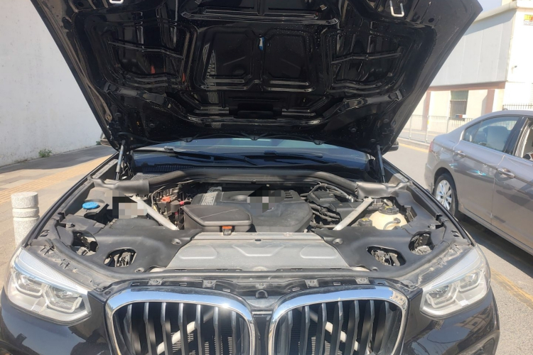 BMW X4 M40i 2019 #22 BMW X4 M40i 2019 car image #22