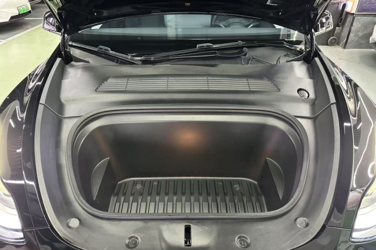 Tesla Model Y 2022 car image #22