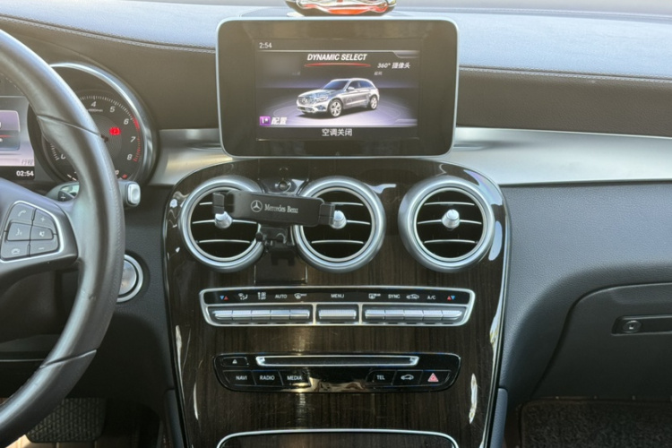 Mercedes-Benz GLC Class 2019 #22 Mercedes-Benz GLC Class 2019 car image #22