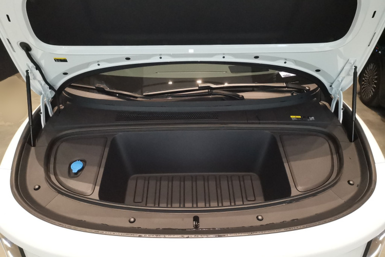 Li i6 2025 image de voiture #22