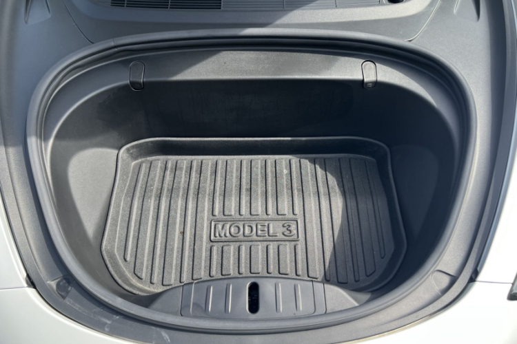 Tesla Model 3 2020 صورة سيارة #22