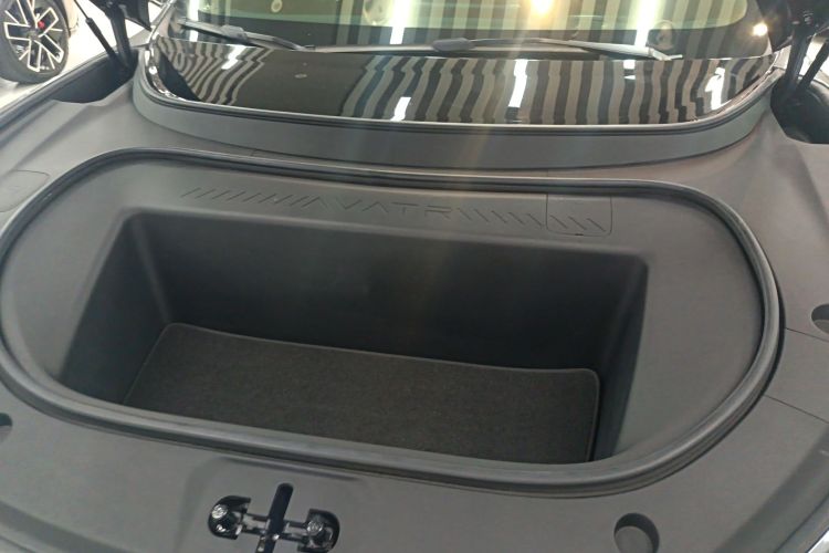 Avatr 12 2023 car image #22