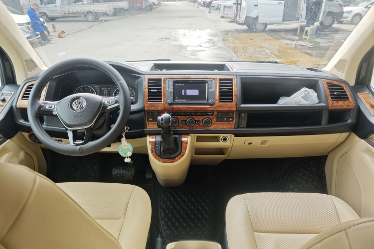 Volkswagen Caravelle 2018 immagine di auto #22