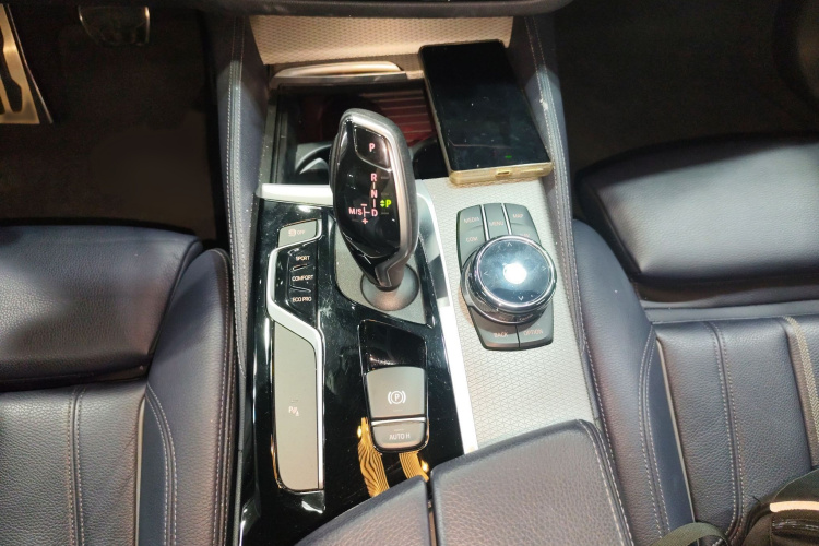 BMW 5 Series (Imported) 2018 car image #22