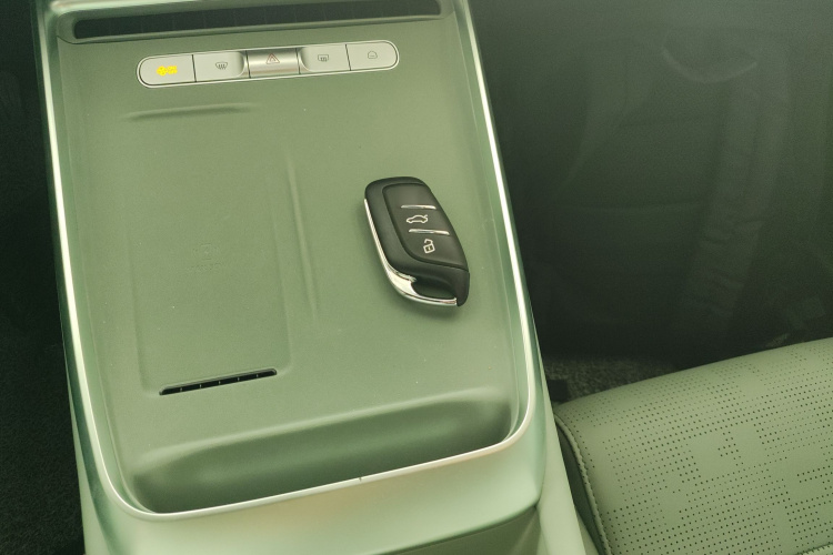 Roewe D6 2025 car image #22