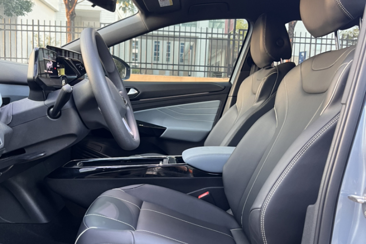 Volkswagen ID.4 X 2022 car image #22