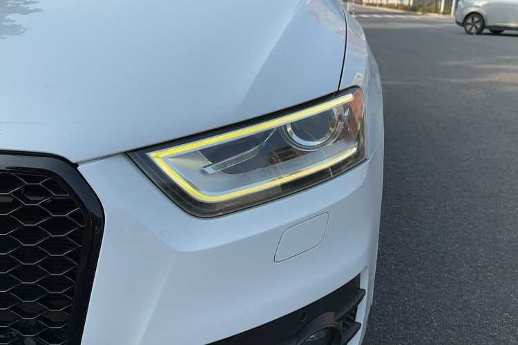 Audi Q3 2015 car image #22