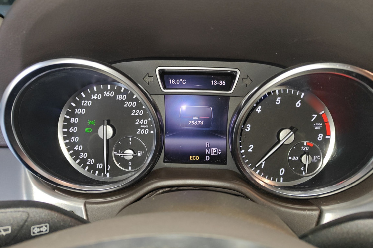 Mercedes-Benz M Class 2015 car image #22