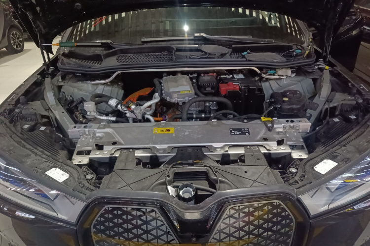 BMW iX 2024 immagine di auto #22