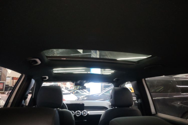 Mercedes-Benz EQB Class 2024 car image #22