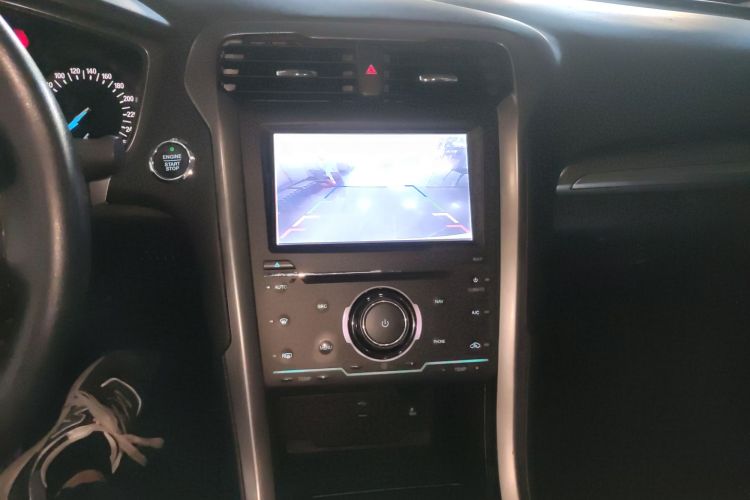 Ford Mondeo 2017 car image #22