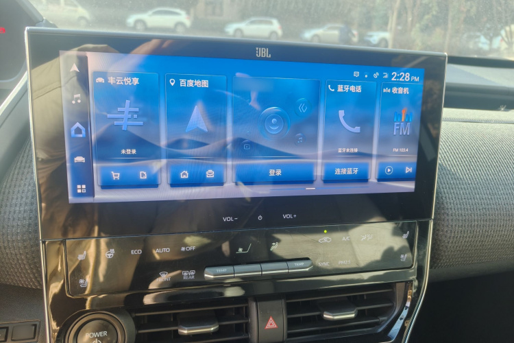 Toyota bZ4X 2022 immagine di auto #22