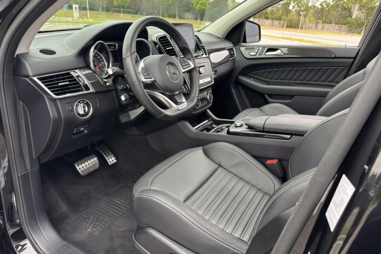 Mercedes-Benz GLE Coupe AMG 2017 #22 Mercedes-Benz GLE Coupe AMG 2017 car image #22