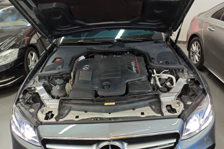 Mercedes-Benz E AMG 2021 صورة سيارة #22