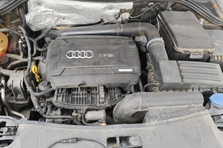 Audi Q3 2018 car image #22