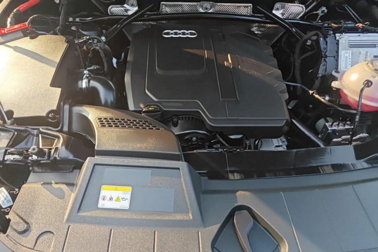 Audi Q5L 2024 car image #22