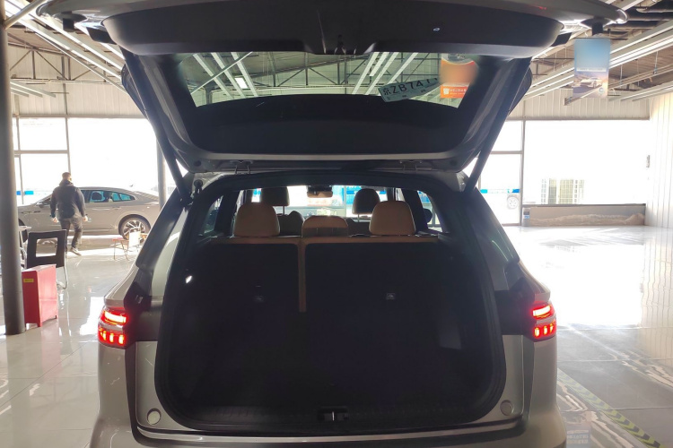 GEELY 2024 #22 GEELY 2024 image de voiture #22