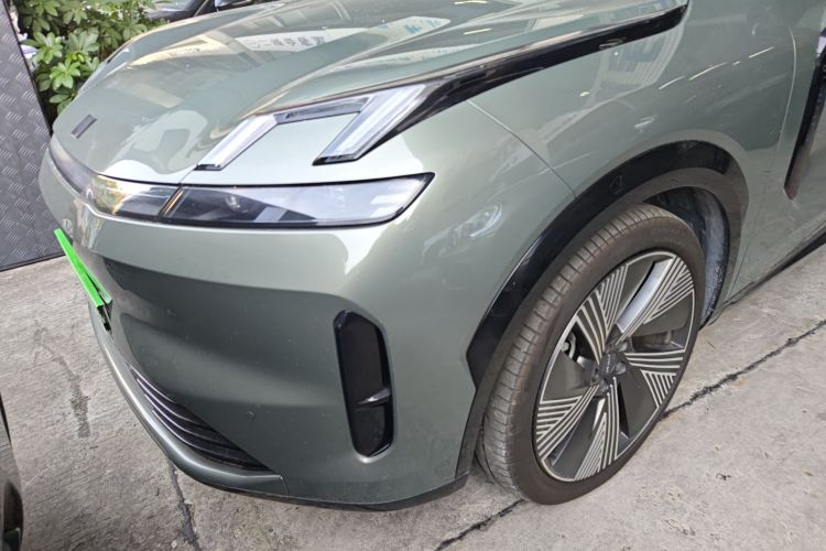 Lynk & Co 08 EM-P 2023 car image #22