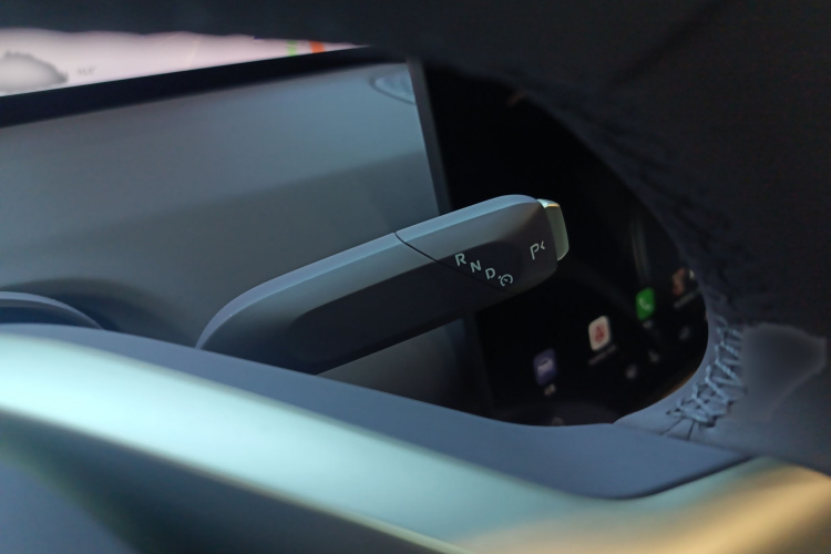 阿维塔 阿维塔06 2025 汽车图片 #22