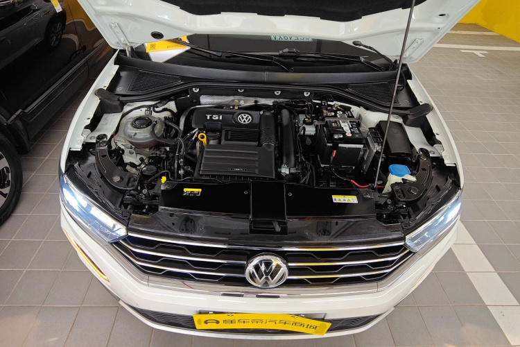 Volkswagen T-Roc 2020 car image #22