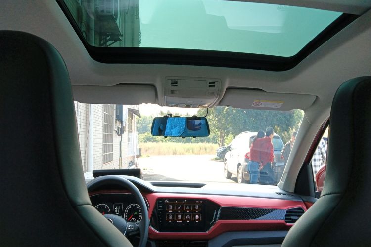 Volkswagen T-Cross 2020 #22 Volkswagen T-Cross 2020 car image #22