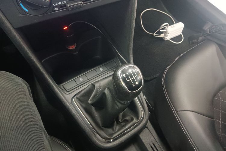 Skoda Rapid 2019 car image #22