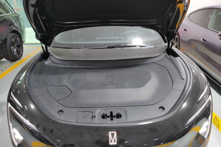 Avatr 12 2024 car image #22
