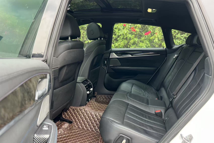 BMW 6 Series GT 2019 car image #22