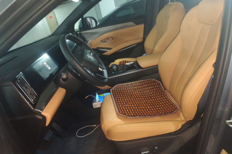 BYD SongL DM-i 2025 #22 BYD SongL DM-i 2025 car image #22