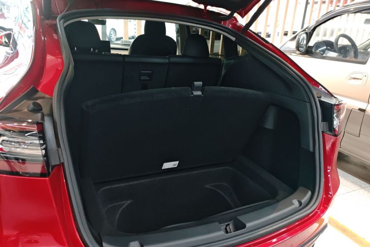 Tesla Model Y 2021 car image #22