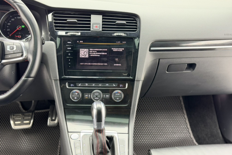 Volkswagen GolfGTI 2017 #22 Volkswagen GolfGTI 2017 car image #22